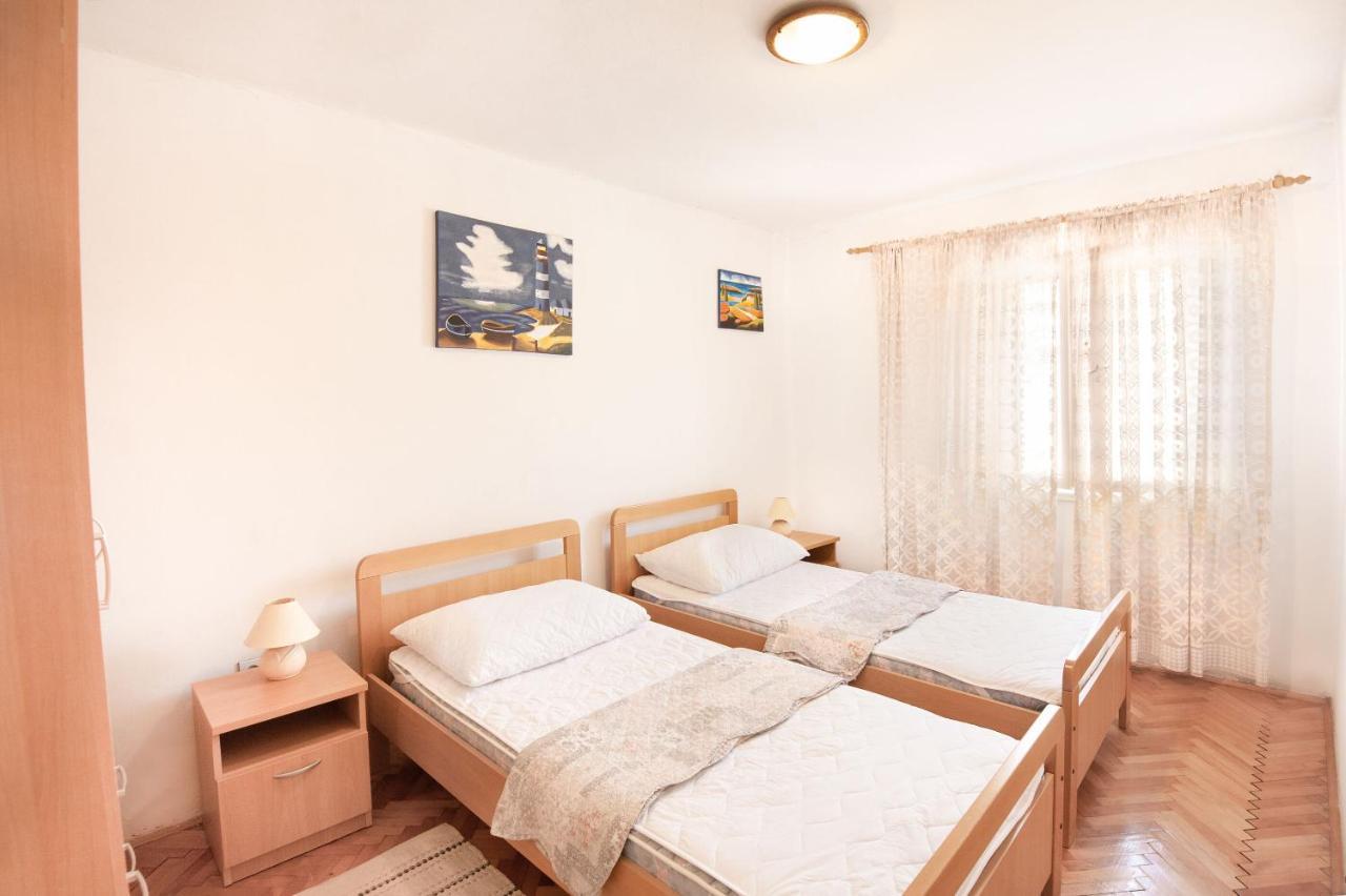Apartments Milica Kaštela Екстериор снимка