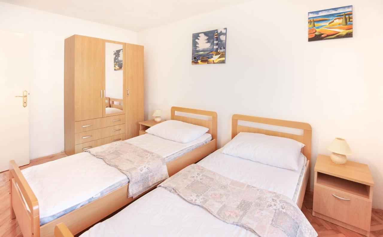 Apartments Milica Kaštela Екстериор снимка