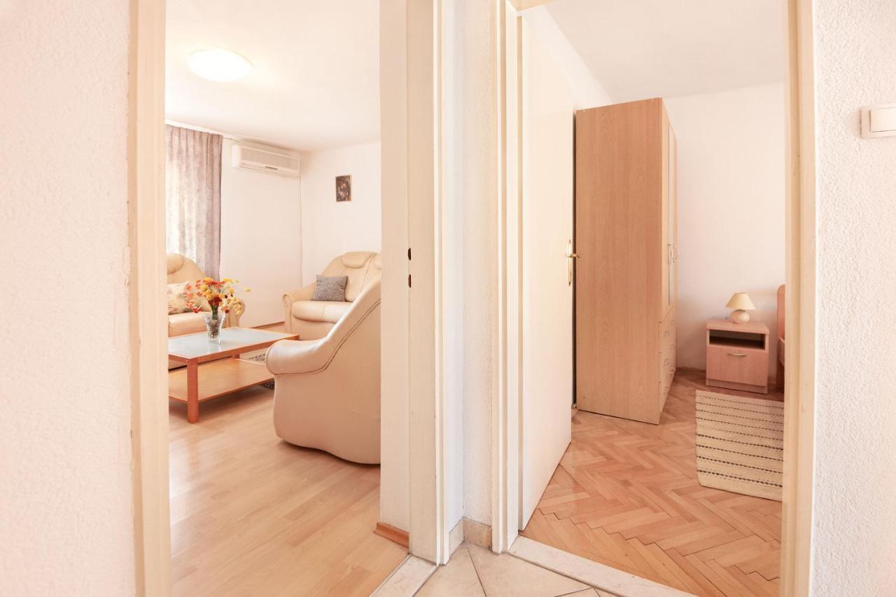 Apartments Milica Kaštela Екстериор снимка