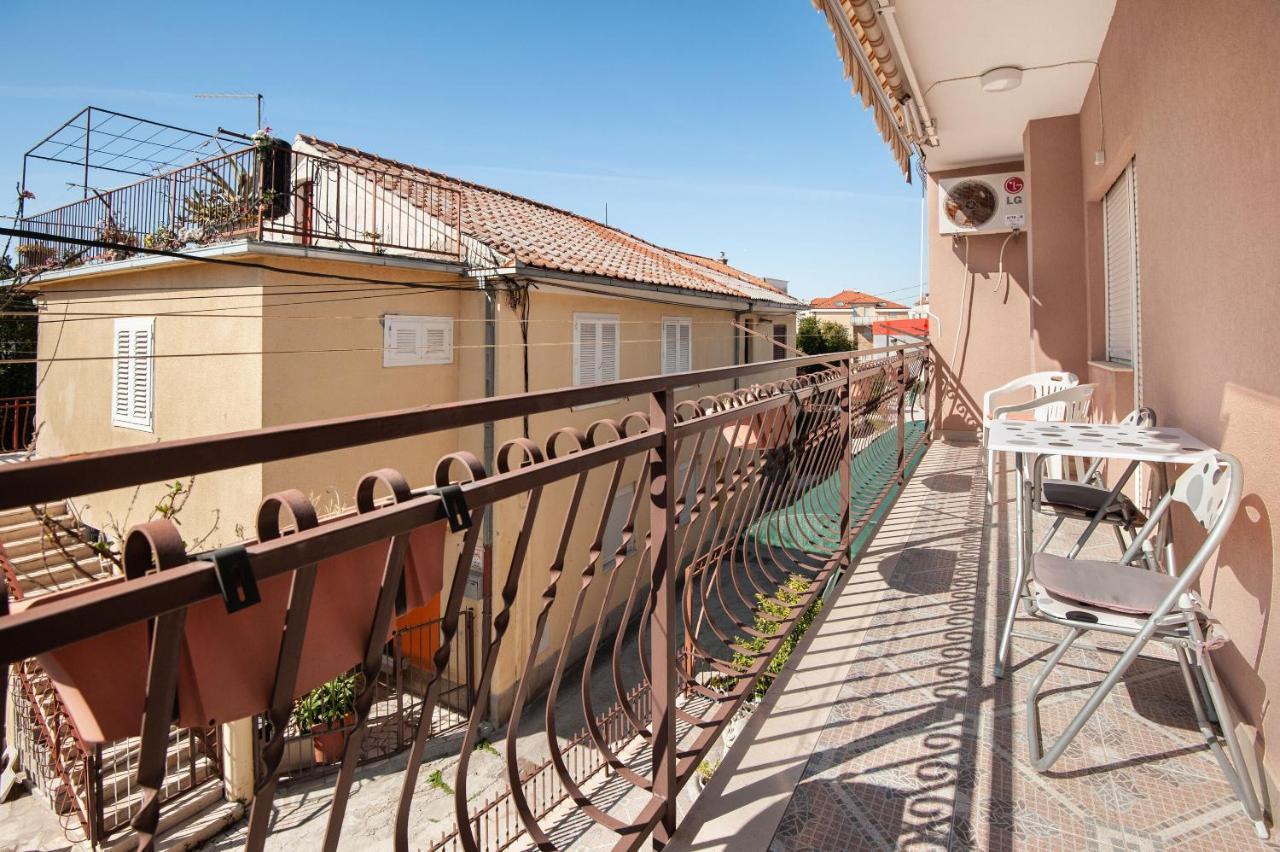 Apartments Milica Kaštela Екстериор снимка